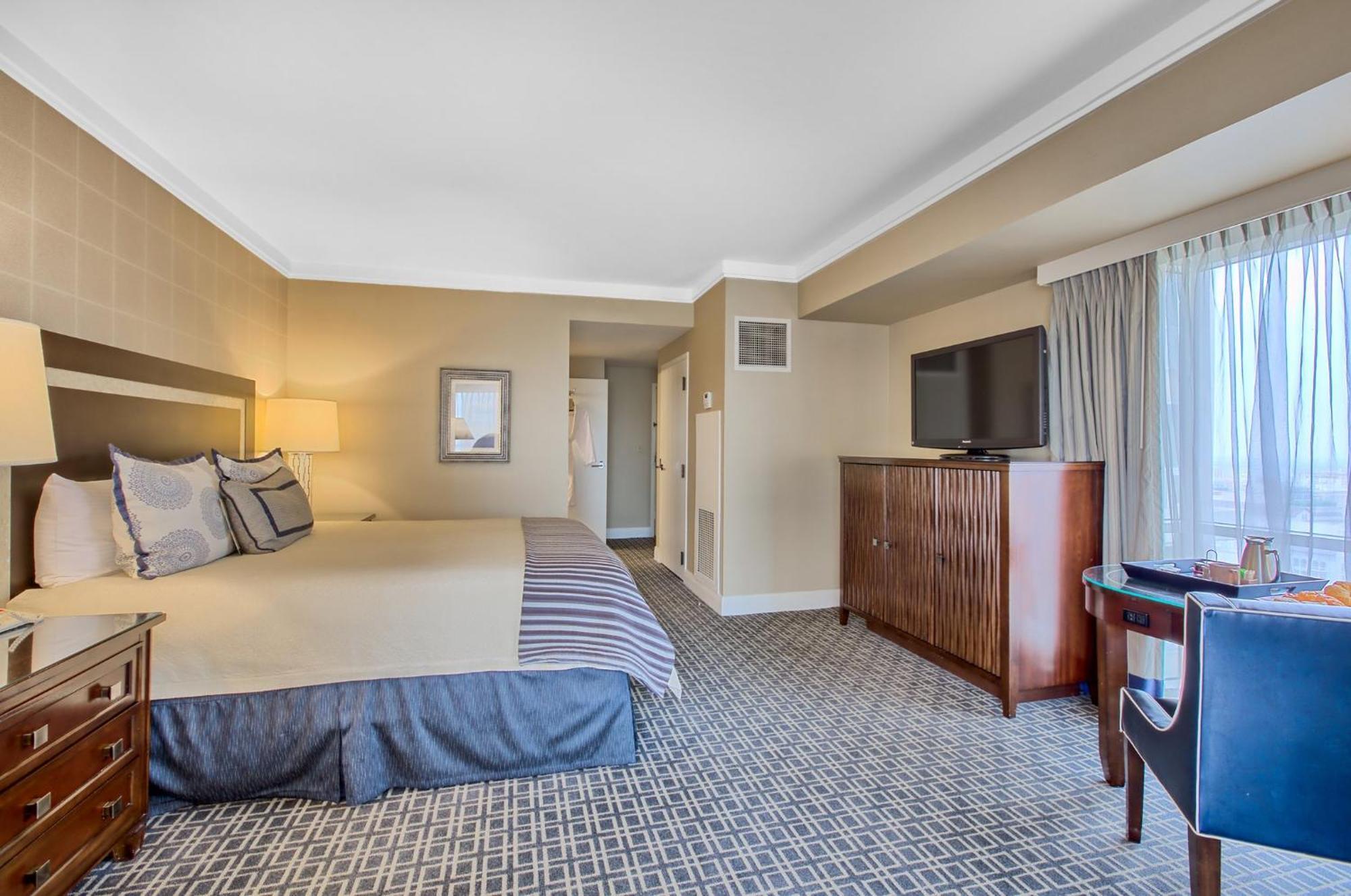 Premier View Room 1 King Bed