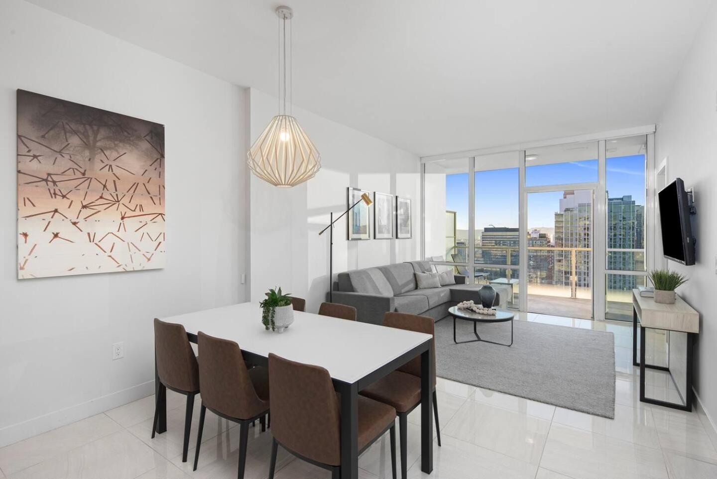 One bedroom Suite + Office
