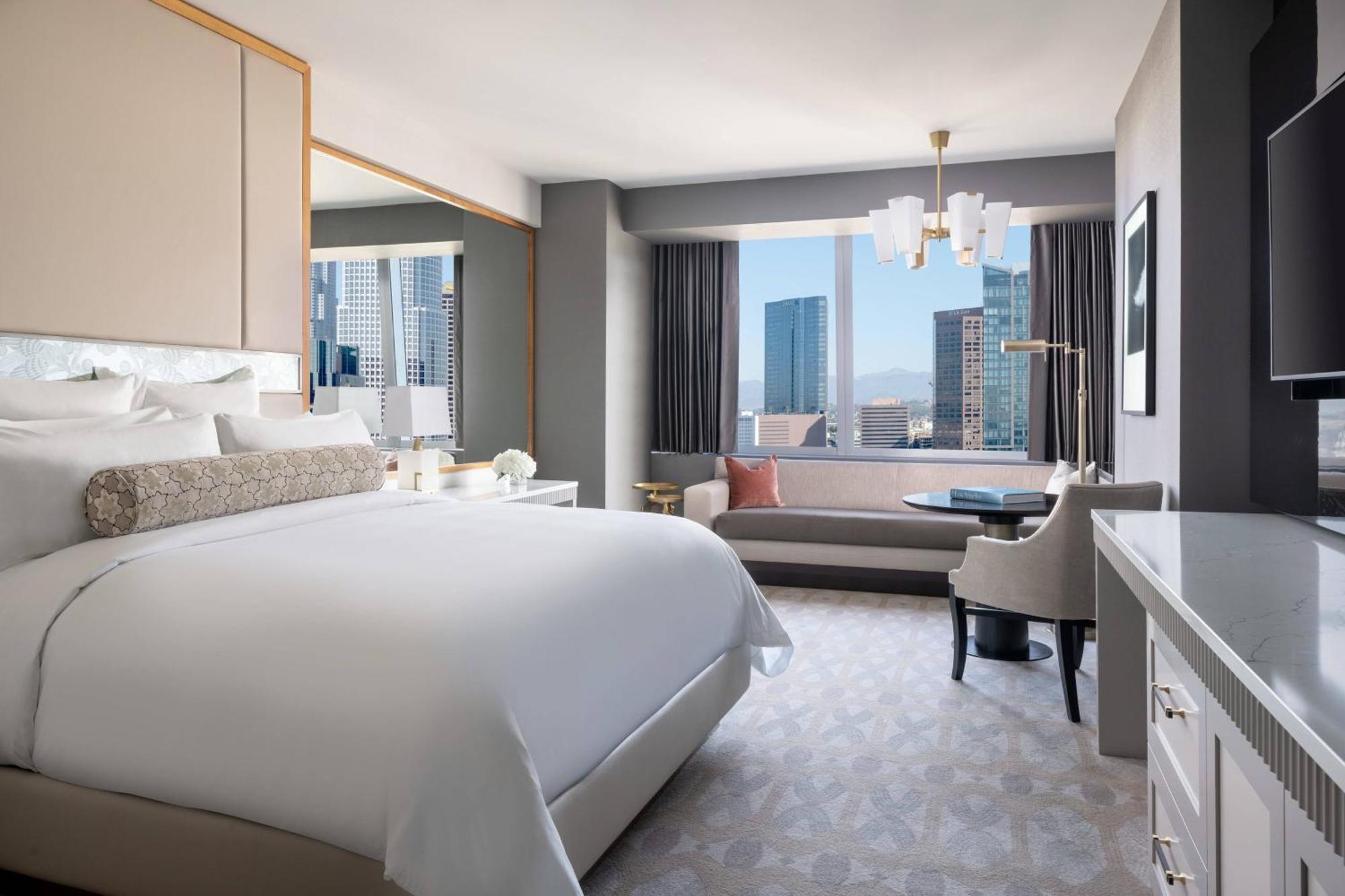 Deluxe King, Guest Room, 1 King, City View,1524496384:JPEG