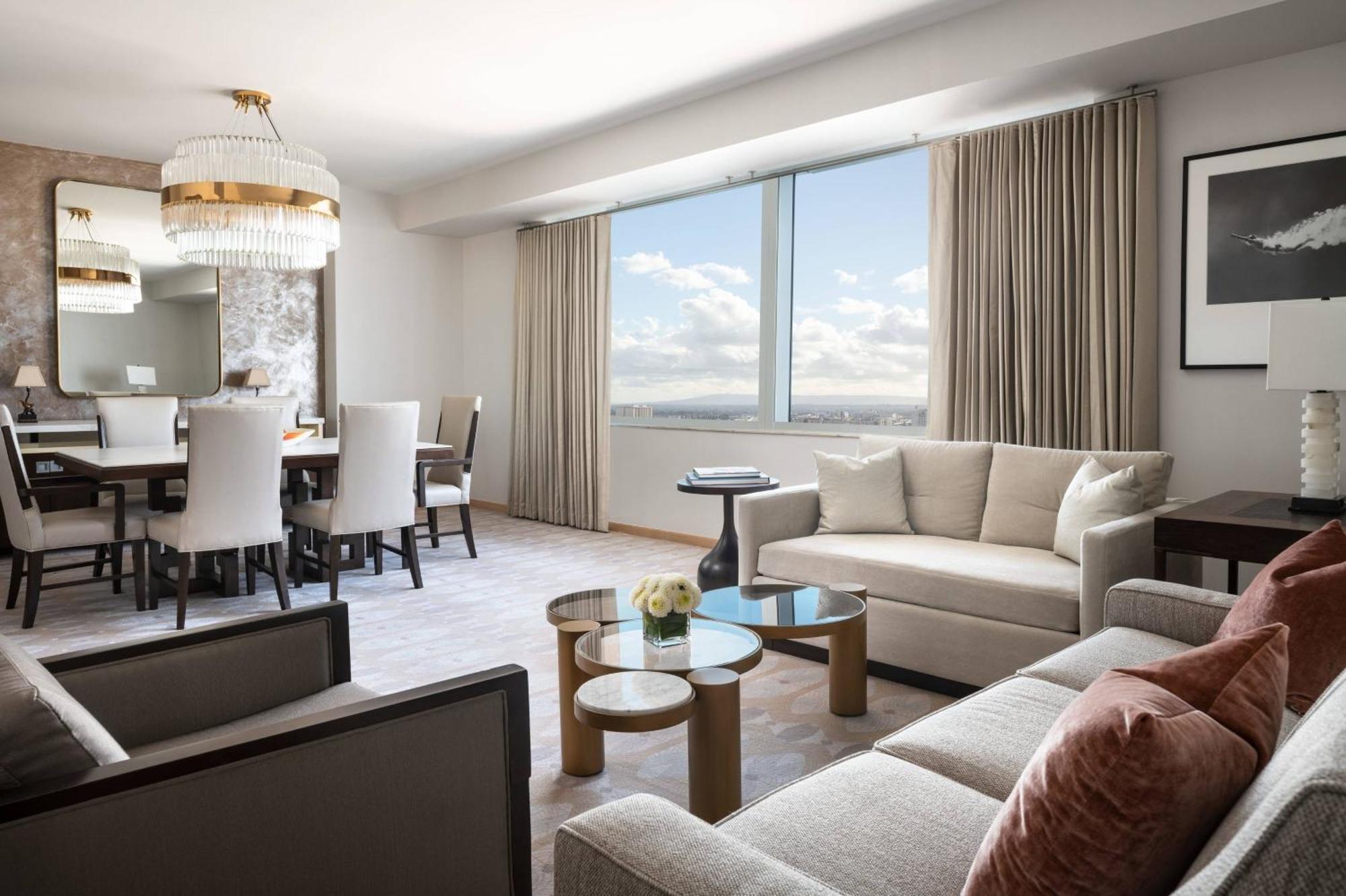 Executive Suite, Club Lounge Access,1554167839:JPEG