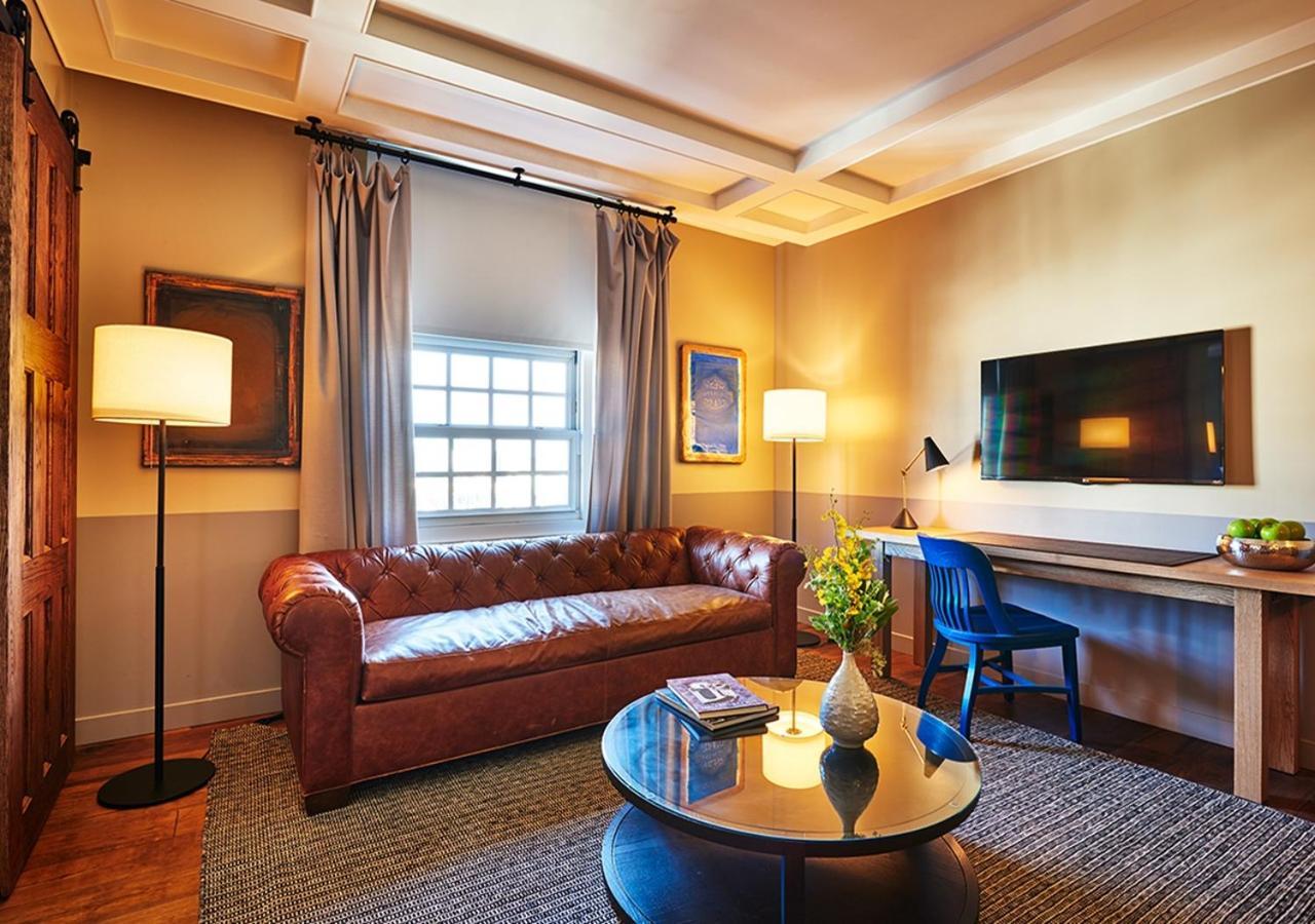 One-Bedroom Suite