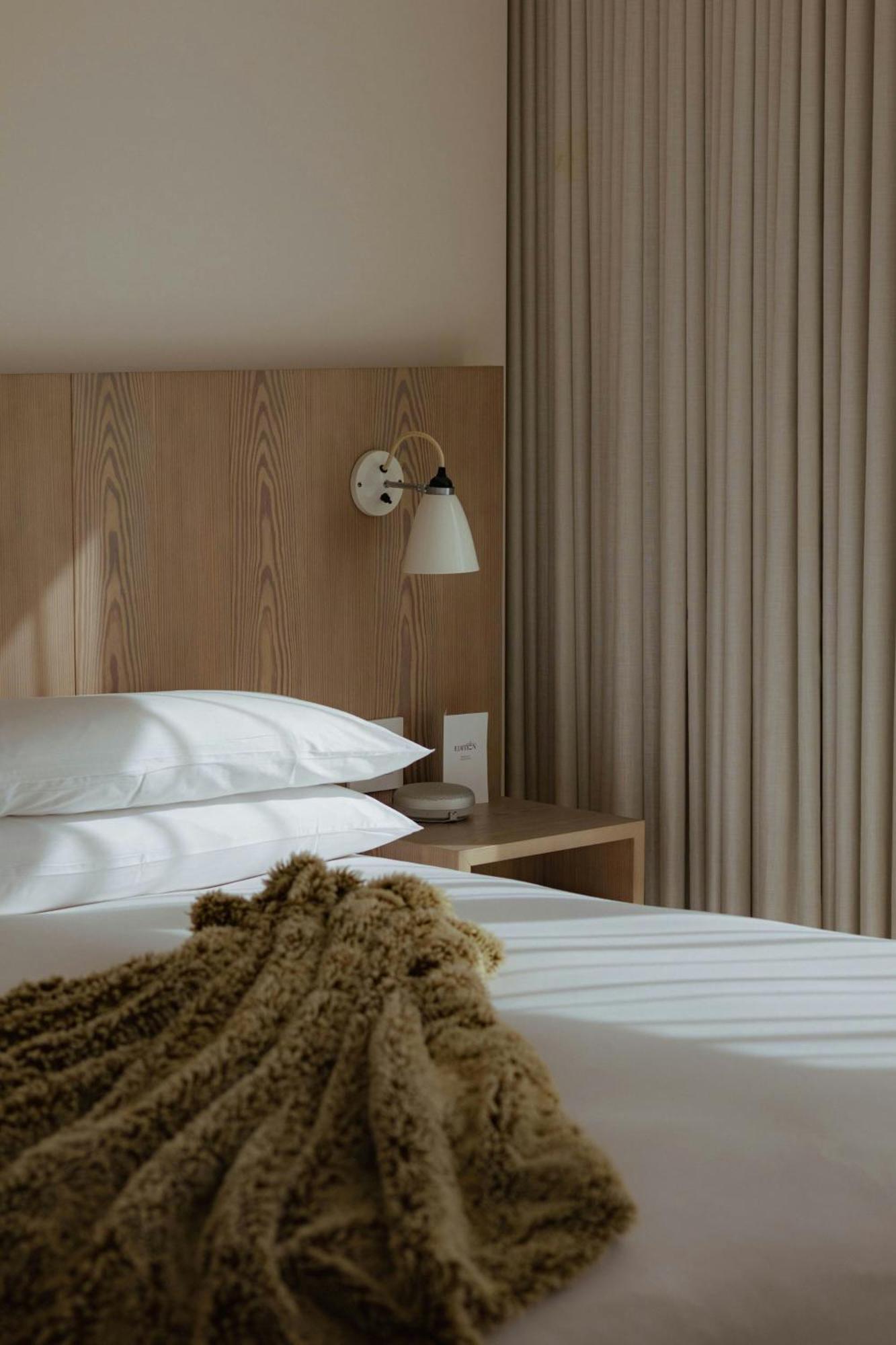 Standard Double Queen Room