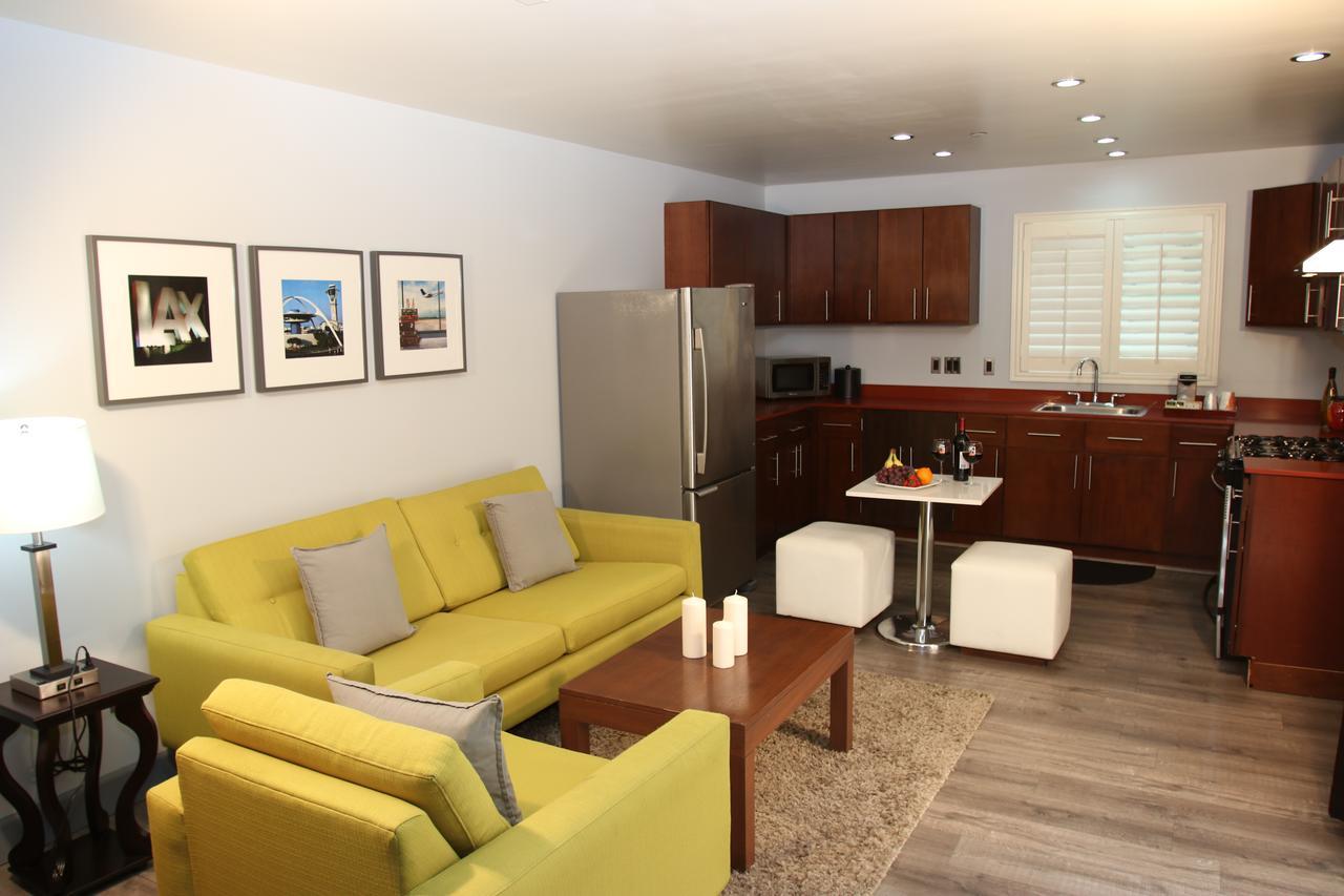 One Room Suite Living room Non Smoking